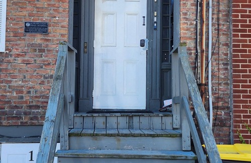 Stockade Historic District Apartment | Charming 1-bedroom apartment in the peaceful area of downtown Schenectady