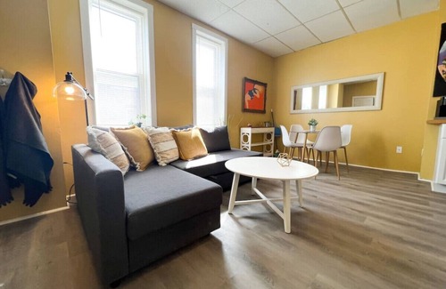 Jeannette Condo | Charming 1 Bedroom w/Queen bed + Sofa bed