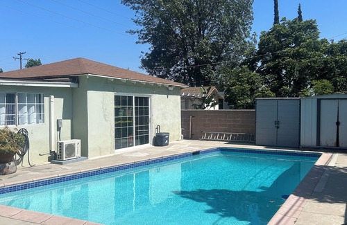 Montclair House | Charming 1-bedroom with WiFi, AC in terrific Montclair with pool