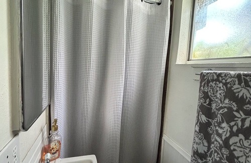 Montclair House | Charming 1-bedroom with WiFi, AC in terrific Montclair with pool