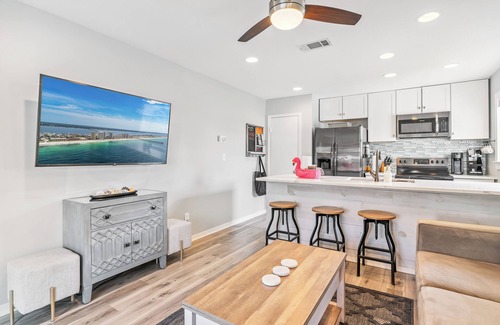 Navarre Beach House | Charming 1-BR townhome on Navarre Beach with pool, AC, kitchen, and free parking