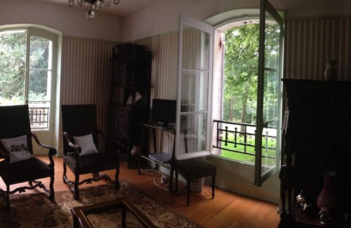 Bourgnac House | Charming 16th century Perigord house, swimming pool and park.
