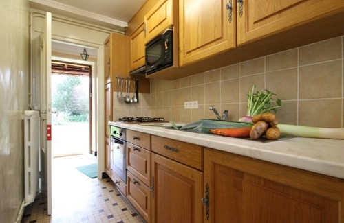 Boischampre Cottage | Charming 17th-Century Cottage, Gardens, WIFI, Near Sassy Castle & Vrigny Pond
