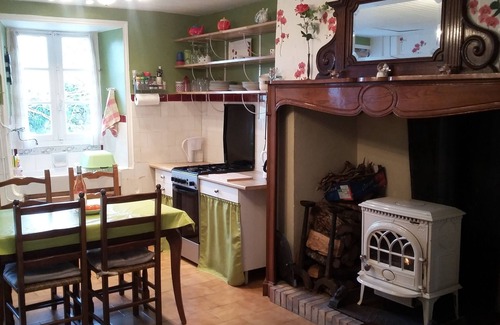 Hautefort Cottage | Charming 18c stone Perigordian farm cottage: wifi, pool, gardens, valley view