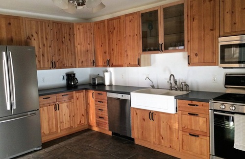 Cumberland House | Charming 1907 Home In Historic Downtown Cumberland