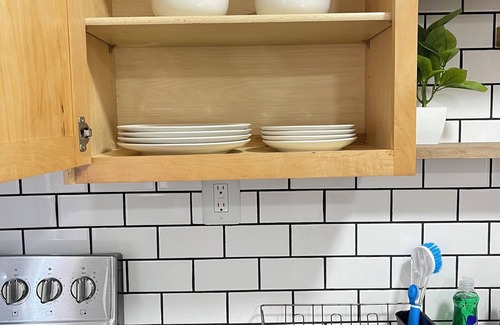 Cleveland House | Charming 1bed 1bath near Airport, Cleveland Clinic, & Downtown CLE