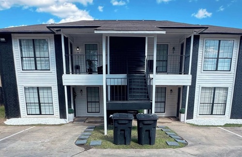 Greater Belhaven Apartment | Charming 1bedroom apartment in delightful Jackson-Belhaven with reserved parking