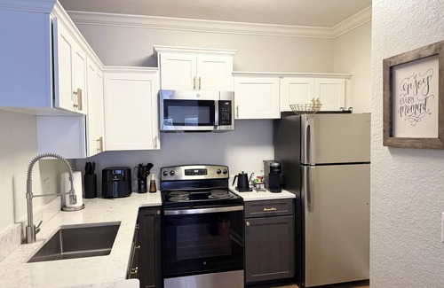 Oviedo Apartment | Charming 1BR 5 mins from UCF with fitness room and AC in lovely Oviedo