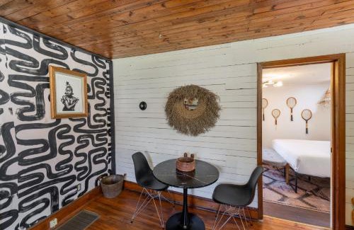 Gastonia Apartment | Charming 1BR Cabin with Netflix & Workspace