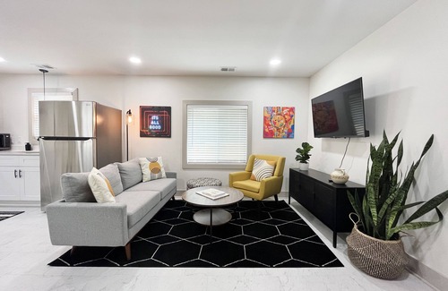 Donelson House | Charming 1br minutes to the Airport and Music City
