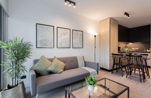 Apoquindo Apartment | Charming 1BR Retreat Close To Parque Arauco Mall