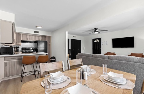 Royal Oak Apartment | Charming 1BR Upper Flat in the Heart of Royal Oak