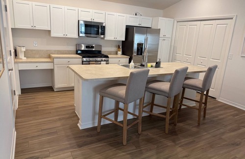 Sumter County House | Charming 2/2 in The Villages, Pet Friendly, Golf cart upon request.