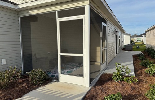 Sumter County House | Charming 2/2 in The Villages, Pet Friendly, Golf cart upon request.