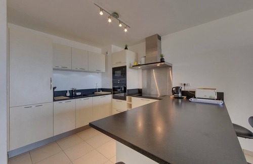 Port District Apartment | Charming 2-bedroom with parking and balcony 900m from center - Châtelaillon-Plage