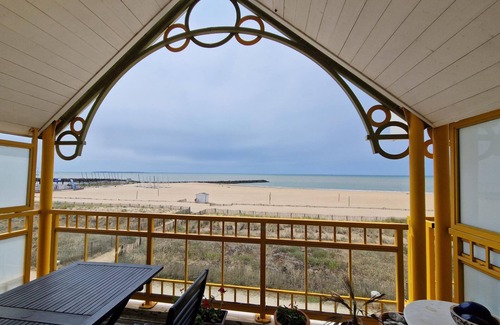 Port District Apartment | Charming 2-bedroom with parking and balcony 900m from center - Châtelaillon-Plage
