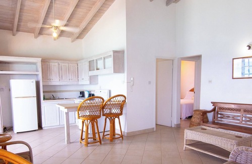 Douglas Apartment | Charming 2-bed apartment in fabulous Sand Street with WiFi, AC. Ocean Waves #4