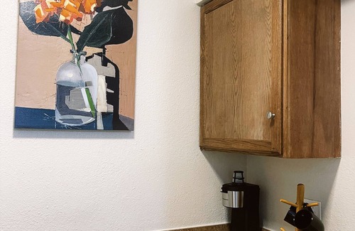 Monahans Apartment | Charming 2-Bed Apartment