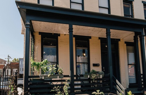 Monroe Ward Apartment | Charming 2-bed Apartment in Downtown Richmond with Fast WiFi and Easy Parking