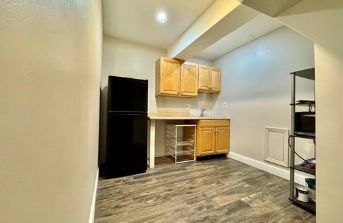Oakton Apartment | Charming 2-bed apartment in lovely Oakton - a few miles from many universities!