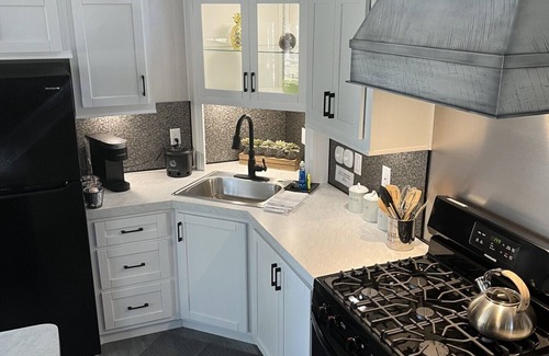 Colorado Springs Cottage | Charming 2-bedroom Tiny Home in Beautiful Black Forest