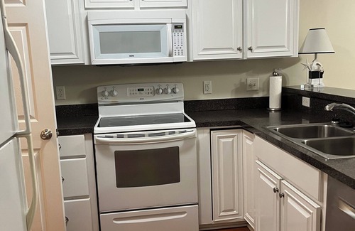 Saint Simons Island House | Charming 2-bedroom house w patio, outdoor shower, fire pit, in St. Simons Island