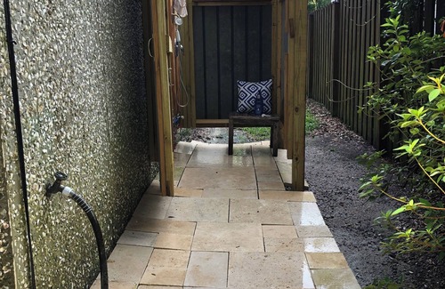 Saint Simons Island House | Charming 2-bedroom house w patio, outdoor shower, fire pit, in St. Simons Island