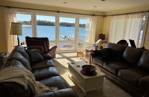 Wellesley Island House | Charming 2-bedroom house in Wellesley Island with WiFi, AC