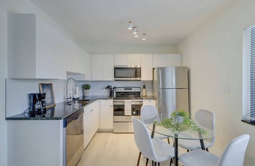 Coral Ridge Isles Apartment | Charming 2-bedroom apartment in lovely Fort Lauderdale with WiFi, AC