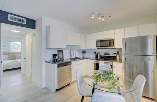 Coral Ridge Isles Apartment | Charming 2-bedroom apartment in lovely Fort Lauderdale with WiFi, AC