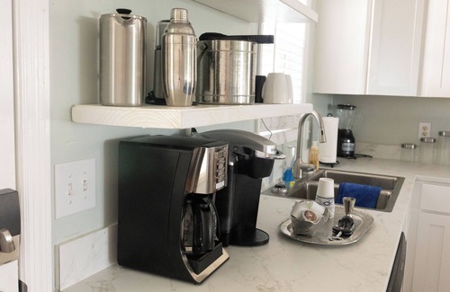 Harkers Island Hotel | Charming 2-bedroom house with AC, WiFi in lovely Harkers Island