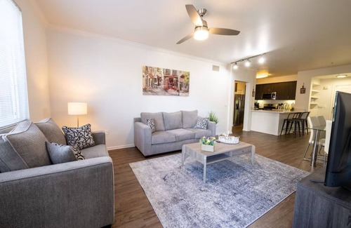 Marina del Rey Apartment | Charming 2-bedroom apartment with AC, WiFi in delightful Marina del Rey