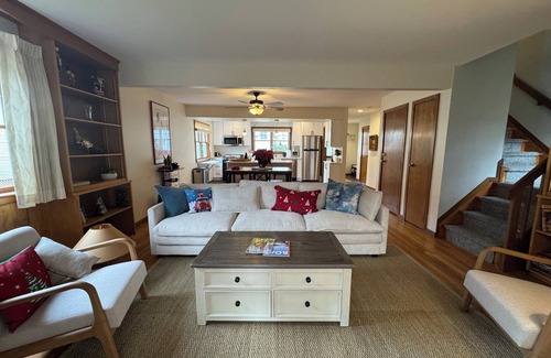 Port Jefferson House | Charming 2-bedroom townhome in Port Jefferson Its a Hop Skip and a jump to town