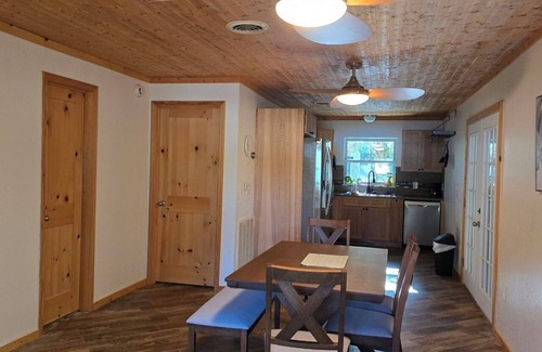 Silver Springs House | Charming 2-bedroom Full fence house in Silver Springs with AC, WiFi