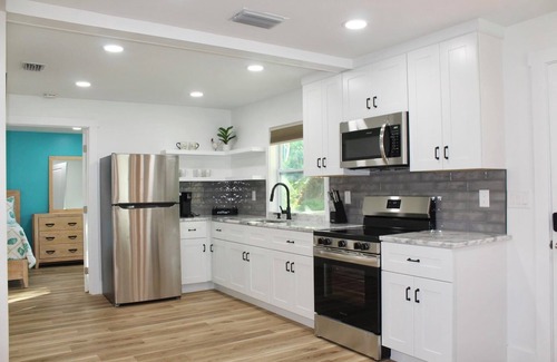 Tarpon Springs House | Charming 2-bedroom house with AC and WiFi in beautiful Tarpon Springs