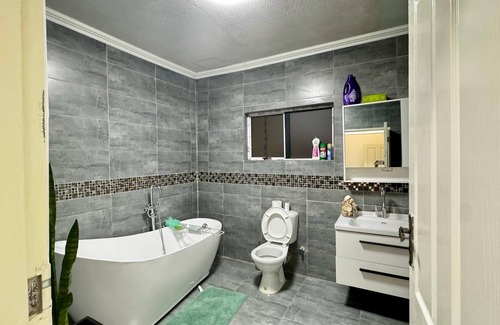 Gaborone House | Charming 2-bedroom house with AC in all the rooms in marvelous Gaborone City