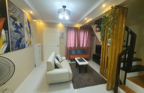 Batangas City House | Charming 2-bedroom townhome in Batangas City with AC, WiFi