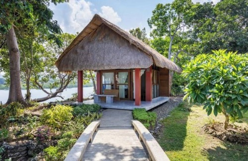 Bulan House | Charming 2-bedroom house Combination of both properties