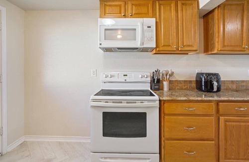 Copperas Cove House | Charming 2-bedroom 1-bath duplex at Joy RV Resort in Copperas Cove, Texas