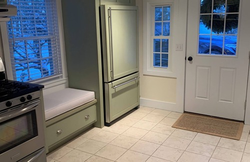 Manchester Cottage | Charming 2-bedroom cottage in fabulous Manchester Village