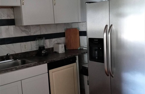 Pinellas Park Cottage | Charming 2-bedroom cottage in enjoyable Pinellas Park with AC, WiFi, and more