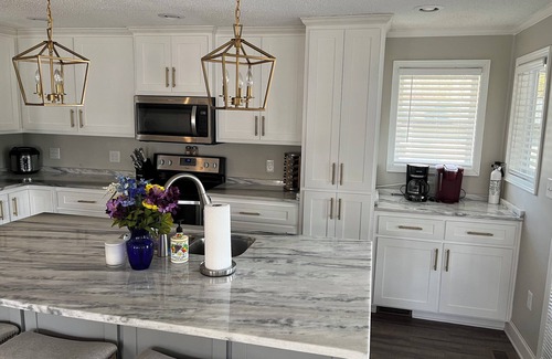 Inman House | Charming 2-bedroom, 1.5-bath lake house on peaceful Lake Bowen in Inman, SC.