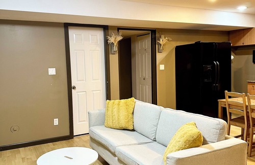 Southwest Gordon Estate House | Charming 2-bedroom 1-bathroom basement suite in Langley with Free Parking