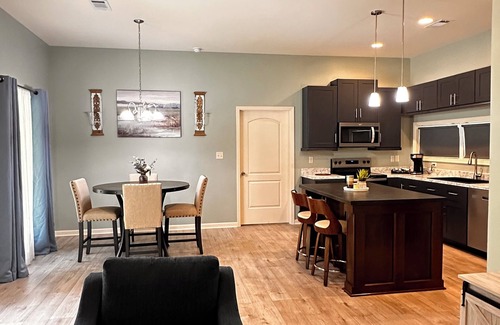 Sarah House | Charming 2-bedroom ,2-bath house in delightful Courtland with AC, WiFi.
