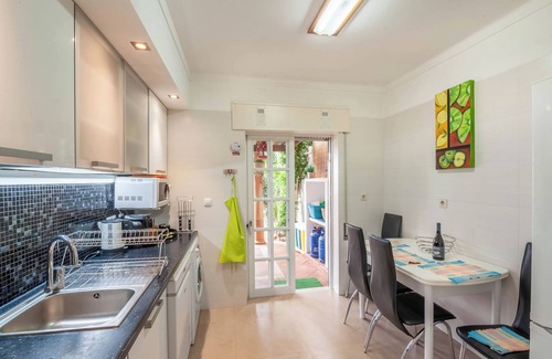 Santa Luzia Apartment | Charming 2-bedroom apartment in fantastic Santa Luzia with WiFi, AC