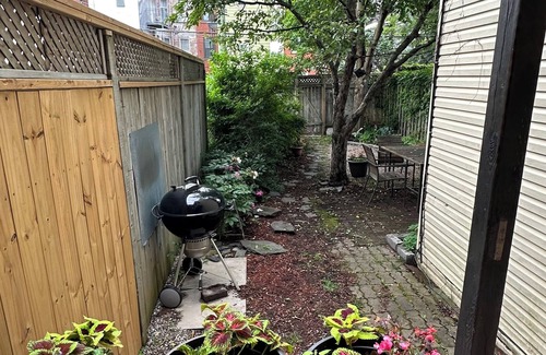 Outremont Apartment | Charming 2-bedroom apt with WiFi, AC , back yard in excellent Plateau Montréal