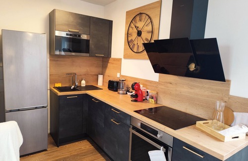 Margny-les-Compiegne Apartment | Charming 2-bedroom apartment in pleasant Compiègne with WiFi