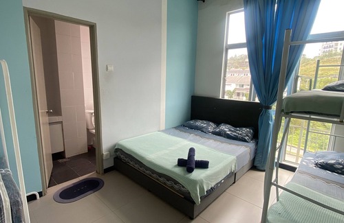 Tanah Rata Apartment | Charming 2-bedroom apartment in wonderful Brinchang with WiFi