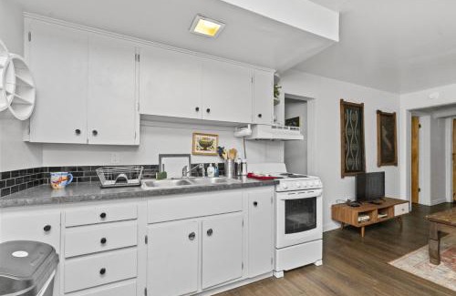 Great Falls Apartment | Charming 2-Bedroom Apartment