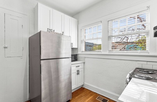 Decatur Apartment | Charming 2-bedroom apartment in dowtown Decatur/20 min from downtown ATL